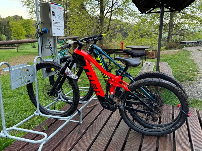 schronisko na wierchomli trasa rowery elektryczne ebiketime ladowarka